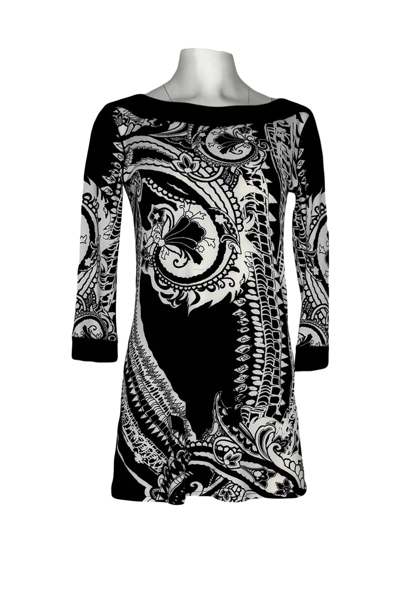 Boat neck 3/4 sleeve banded single layer tunic