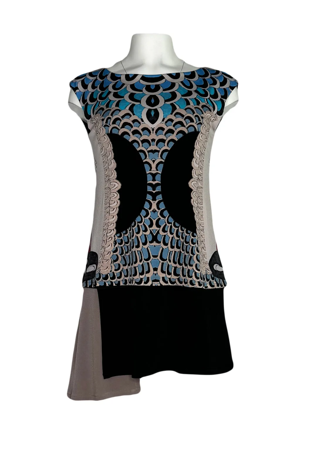 Boat neck step bottom sleeveless tunic