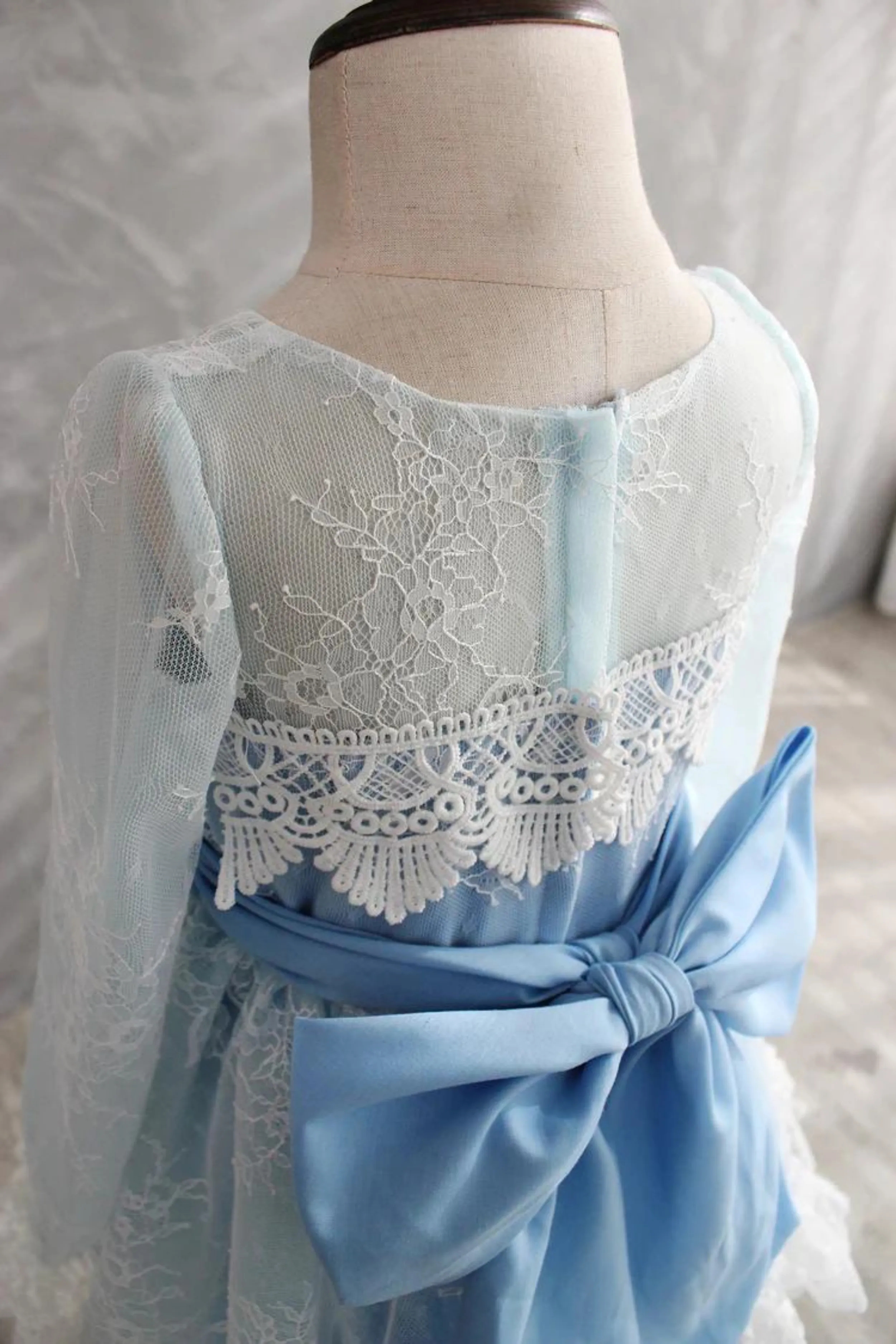 Elsa Long Sleeves Lace Dress (White/Blue/Pink)