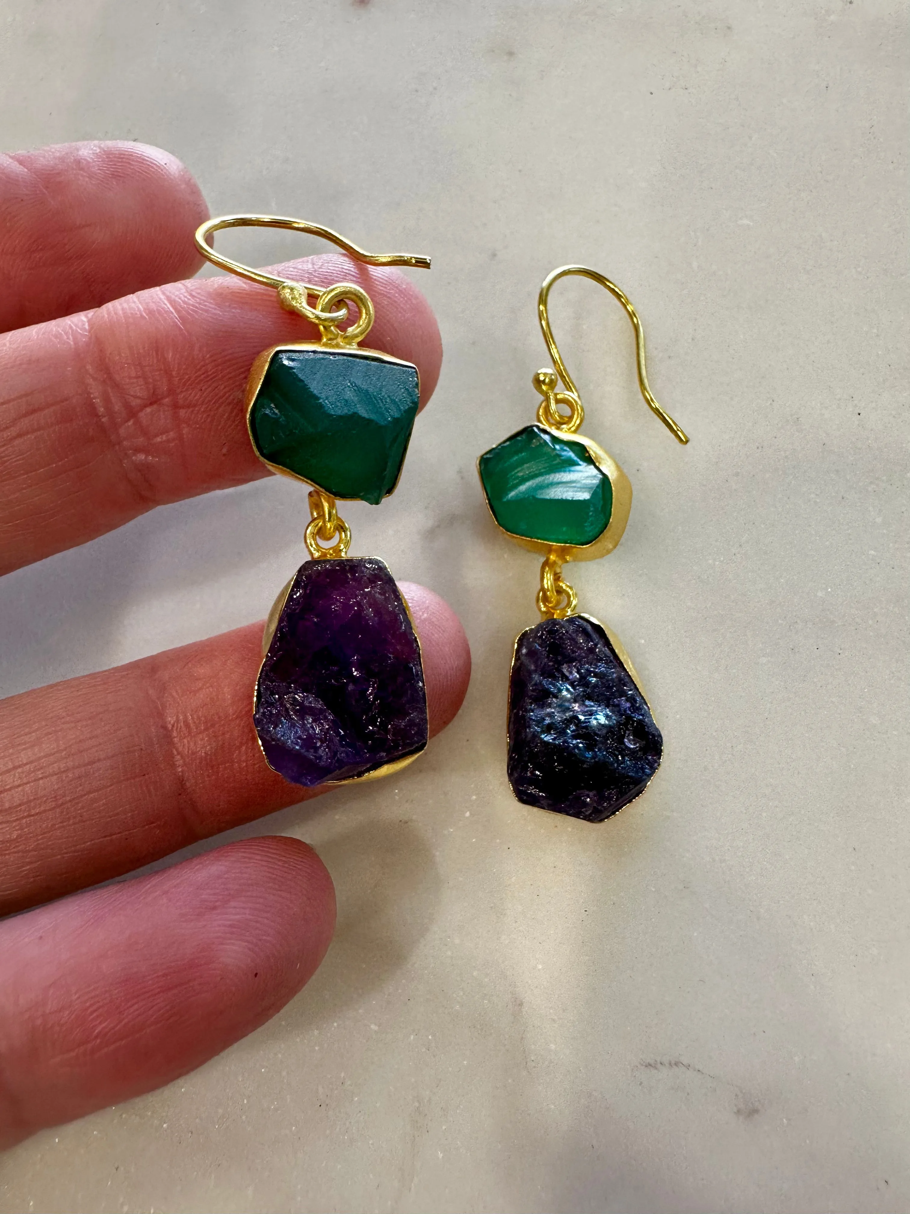 Gemajesty Green Onyx and African Amethyst Drop Earring