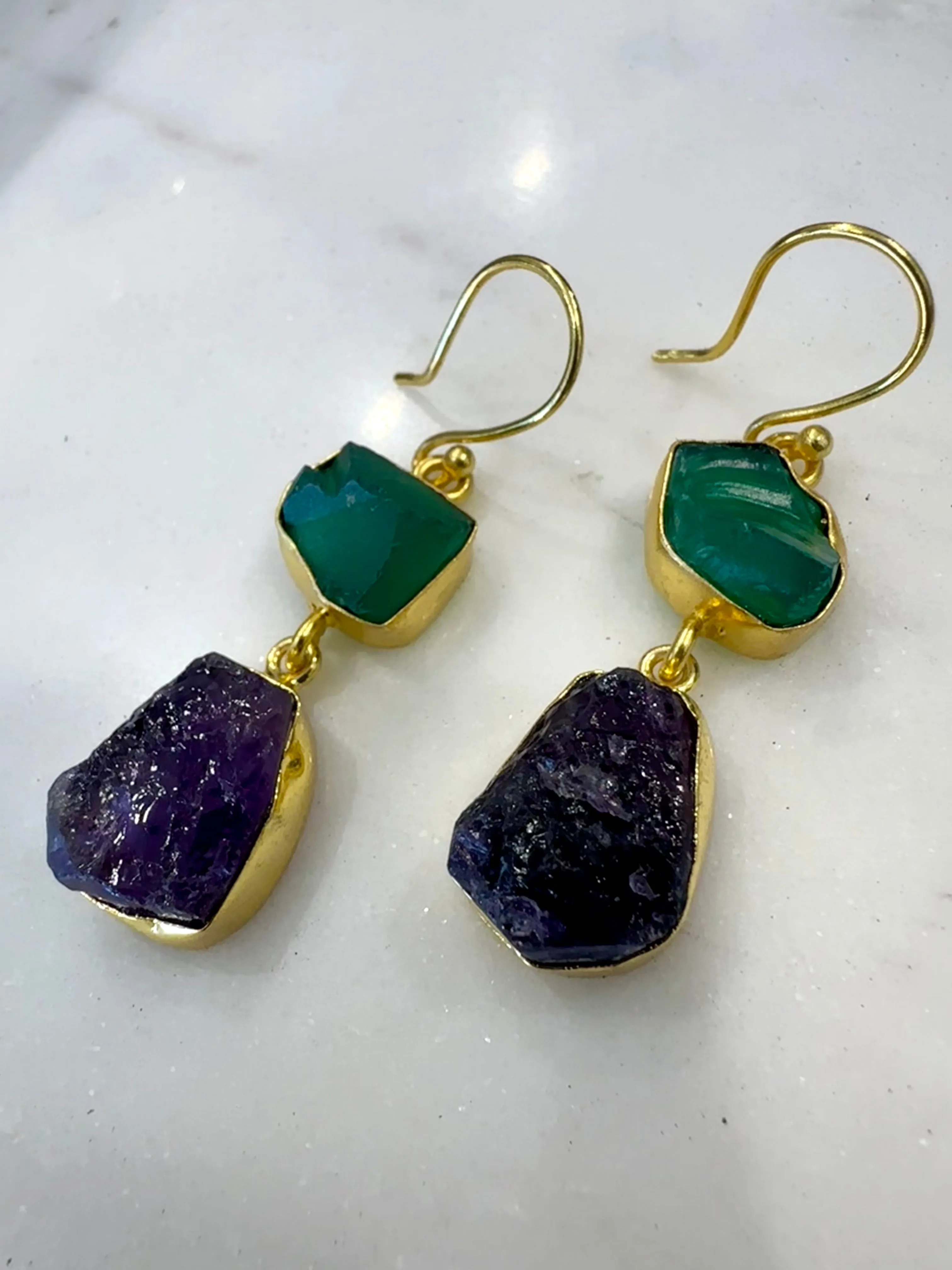 Gemajesty Green Onyx and African Amethyst Drop Earring
